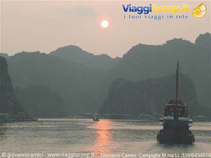 BAIA DI HALONG-tramonto sull isola di cat ba