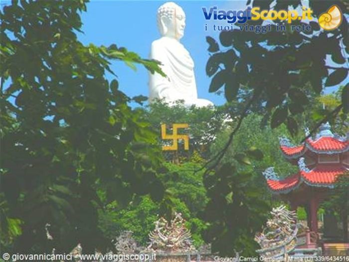 Nha Trang.Pagoda di Long Son
