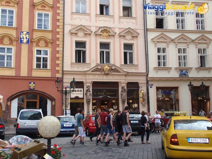 Malé namesti
