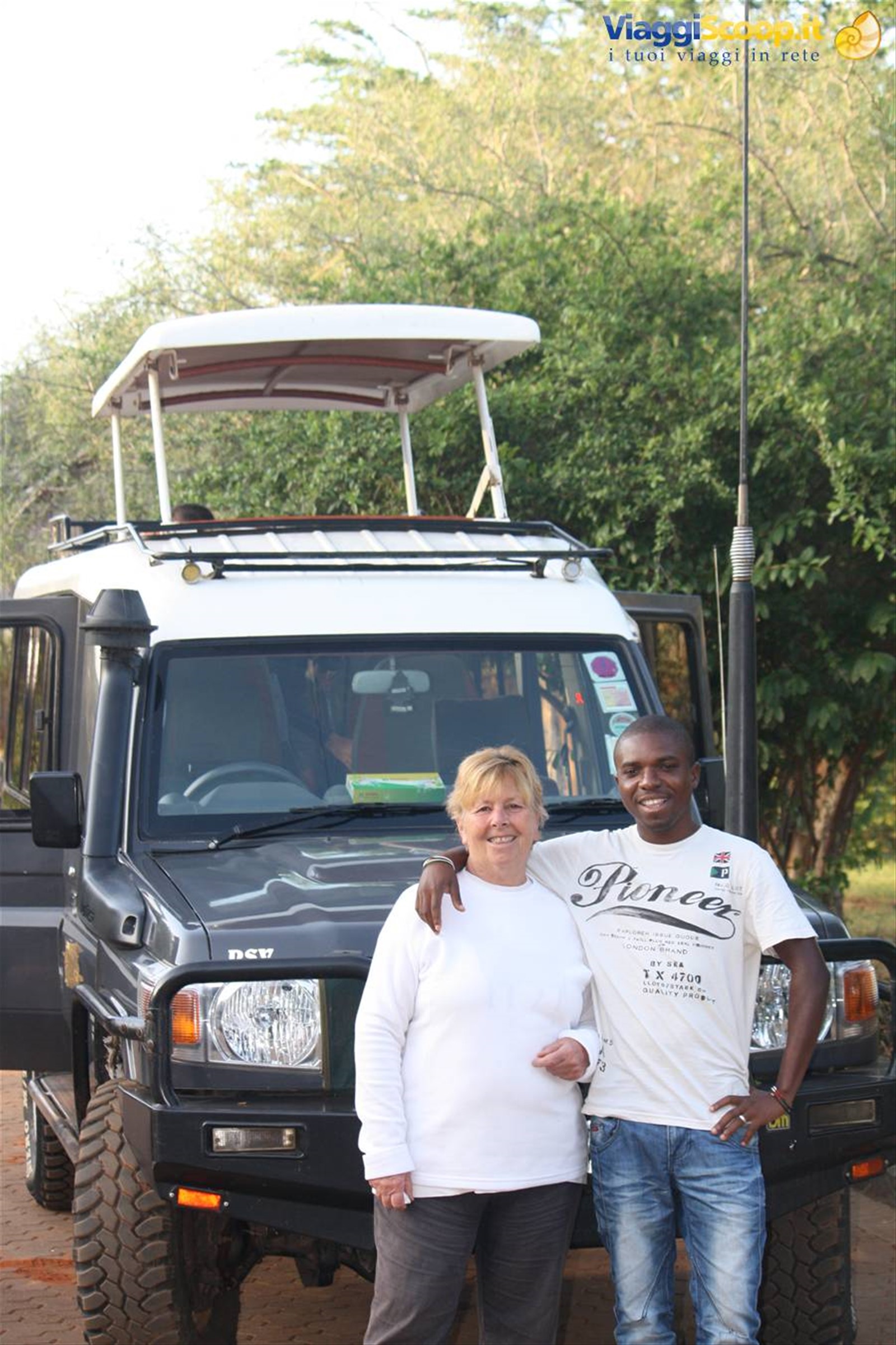 Ziro Epson - avvocato Luca- e le jeep che usa per i safari