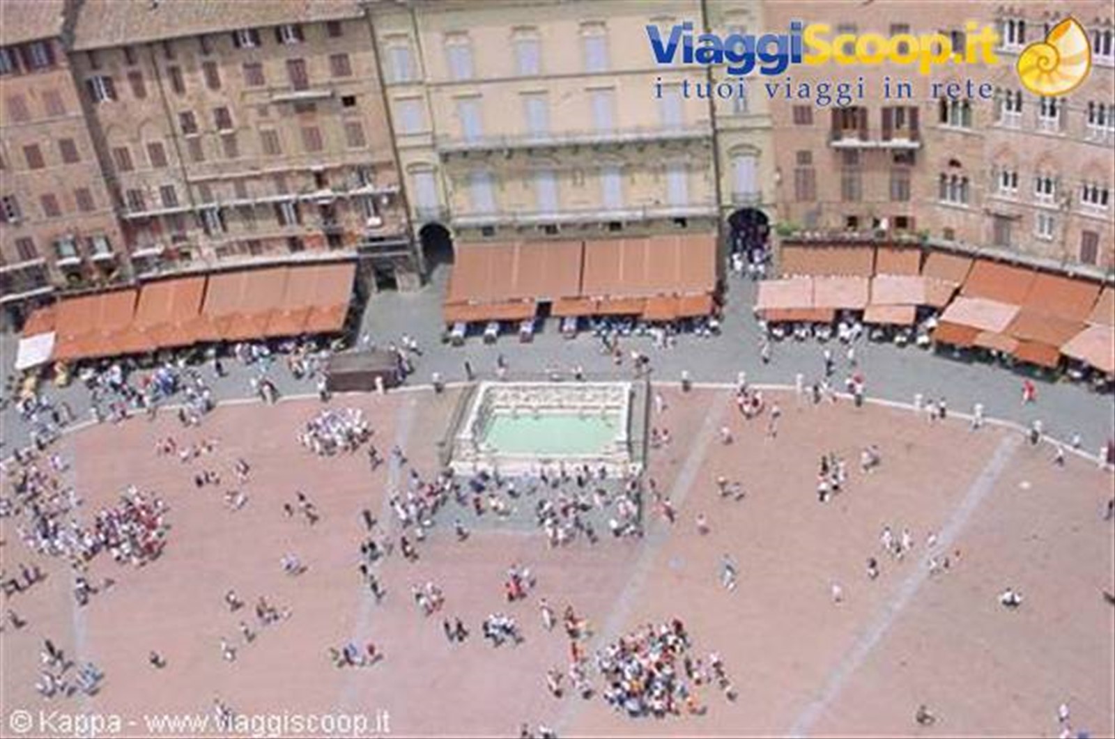 Siena - Piazza del Campo - Fonte Gaia