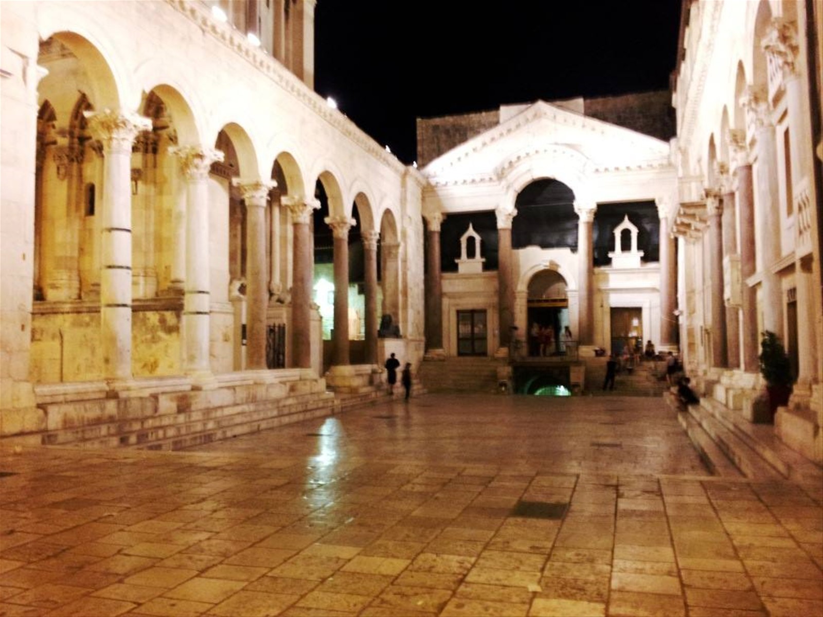 Spalato by night