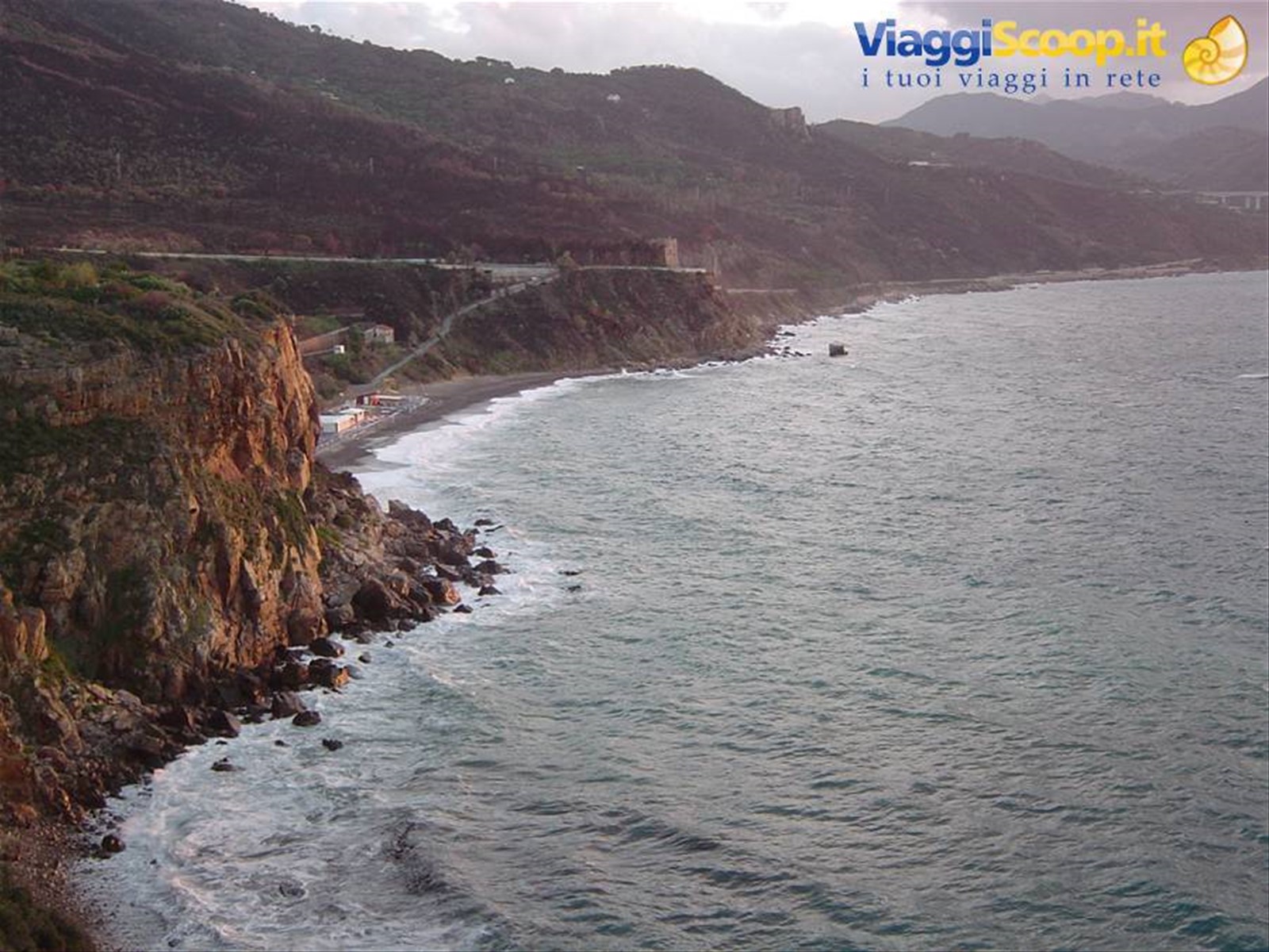Veduta della spiaggia dal villaggio