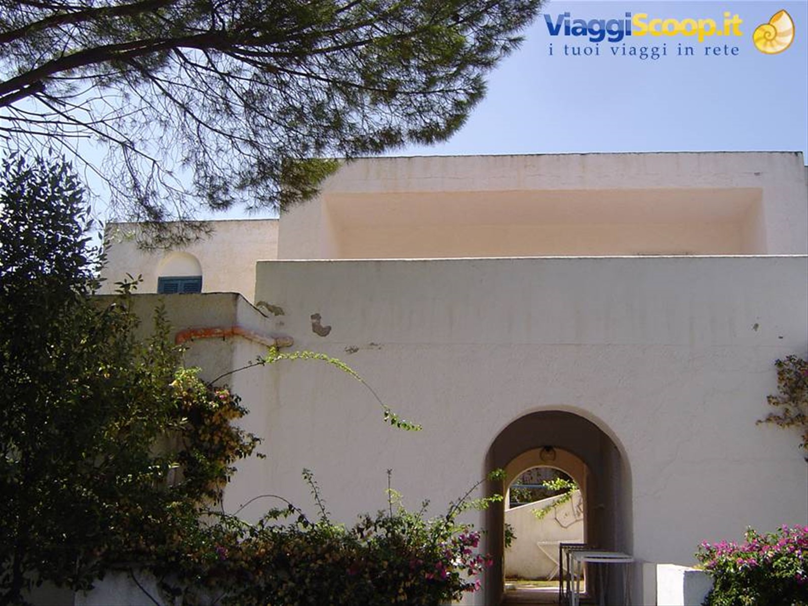 Edificio con stanze vista mare