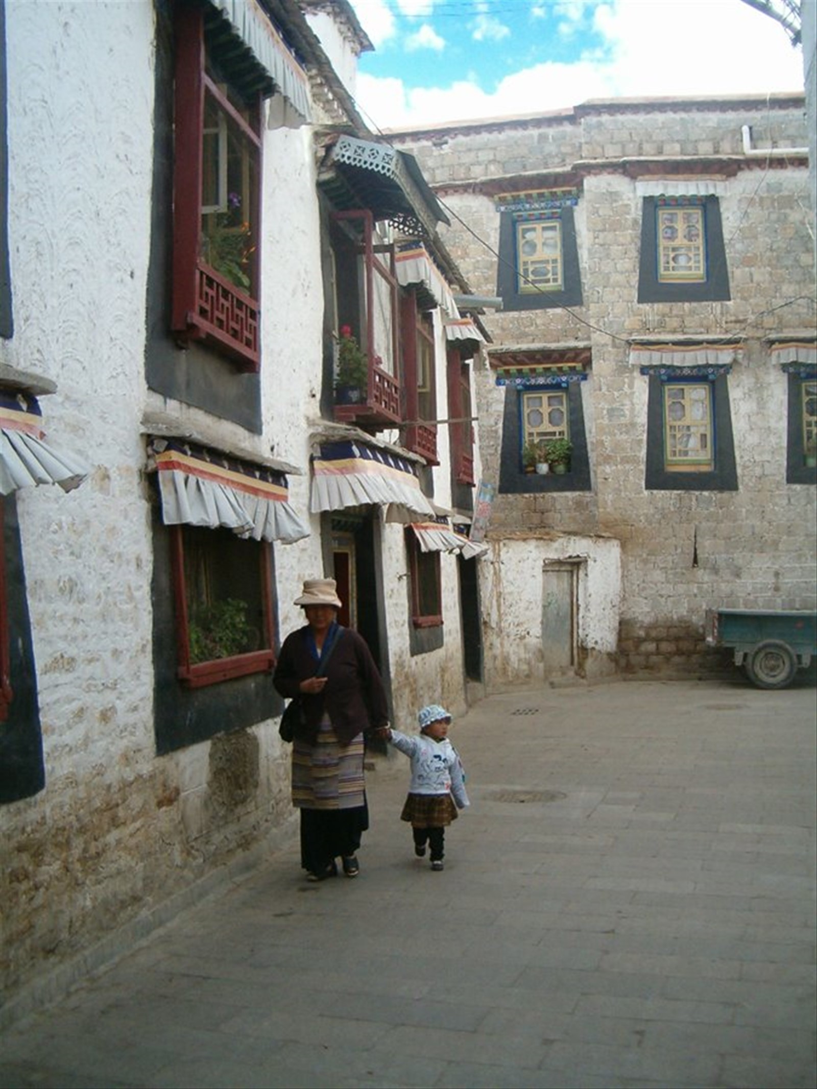 barkhor 2