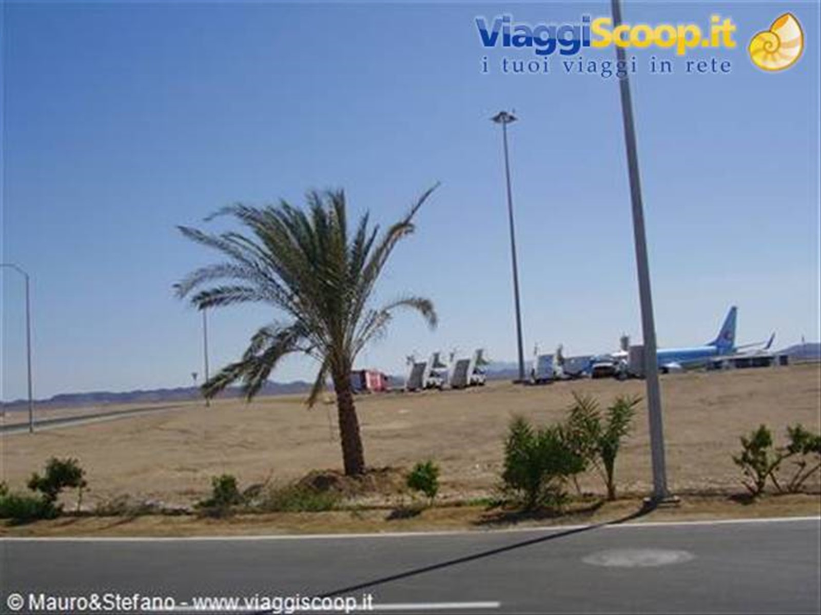 il nostro aereo... parkeggiato..... appena atterrati