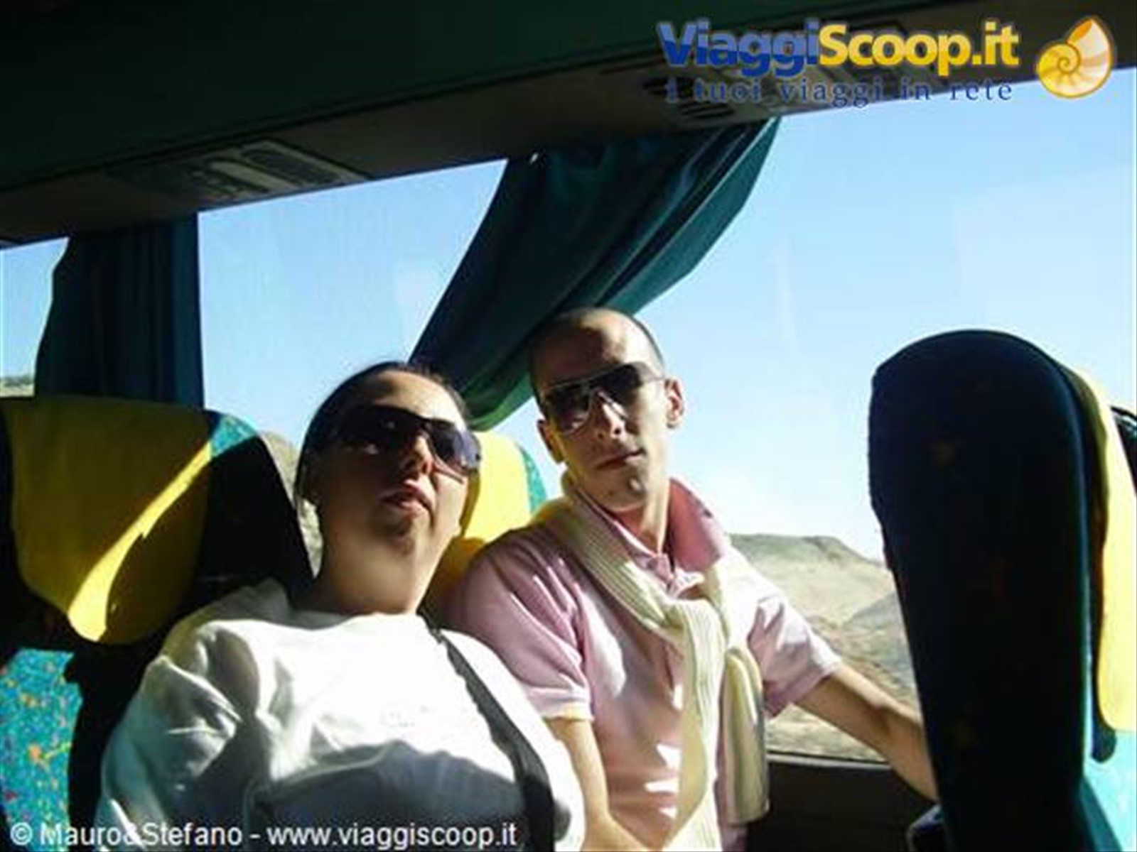 Monica e Ste sul pullman...