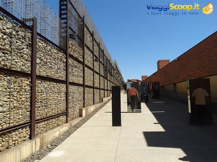 Museo dell'Apartheid, a ricordo della prigione e della miniera.