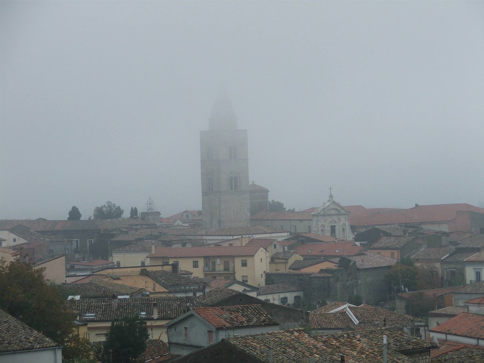 Melfi nella nebbia