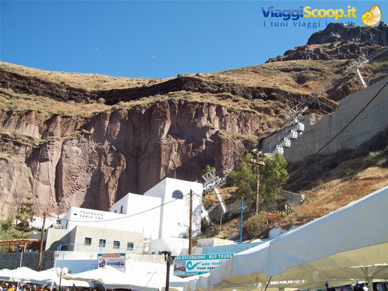 Arrivo a Santorini