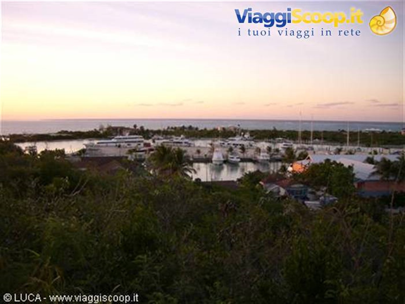 ..porto di Providenciales al tramonto...