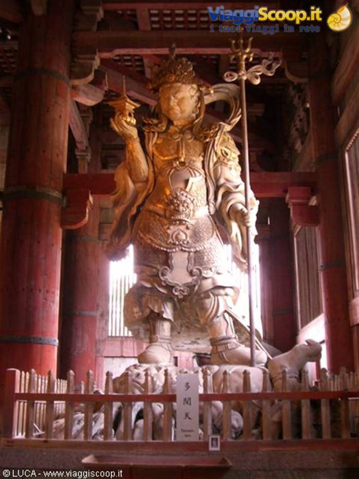 Nara - tempio Todai-Ji Nandai-Mon  