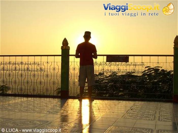 Sagaing - Tramonto sulla Collina