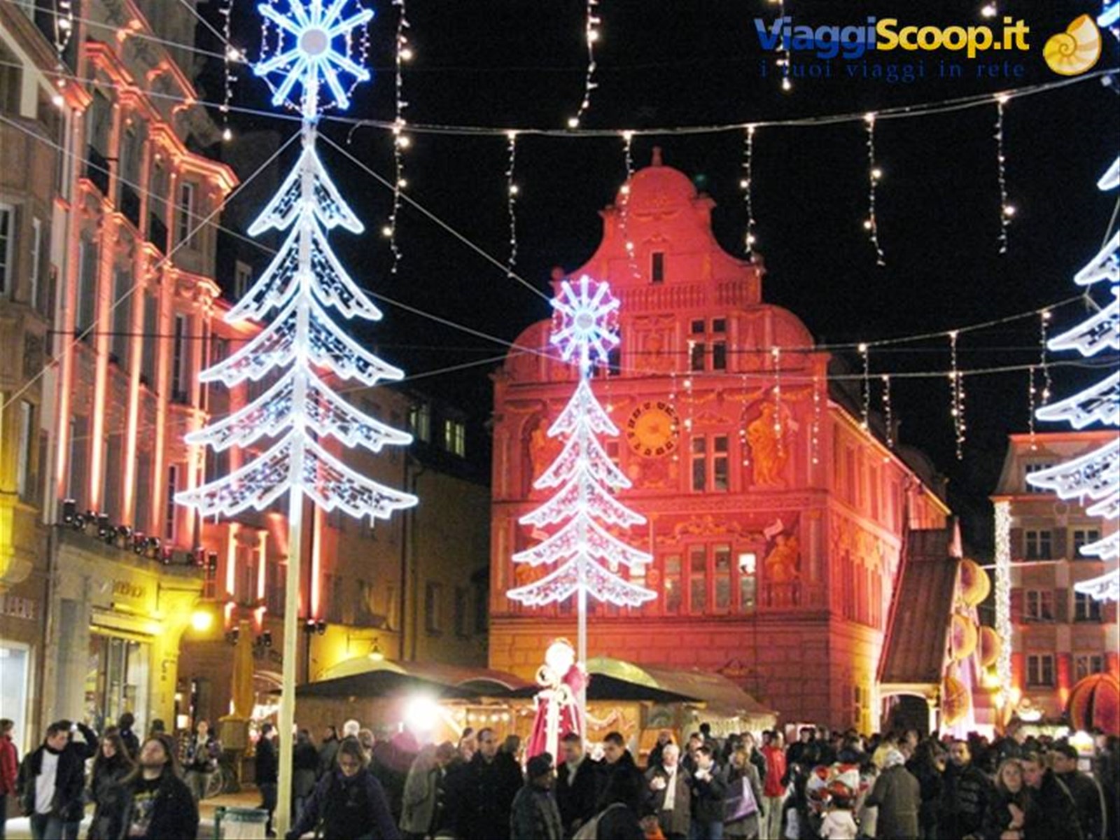 Mulhouse - piazza illuminata