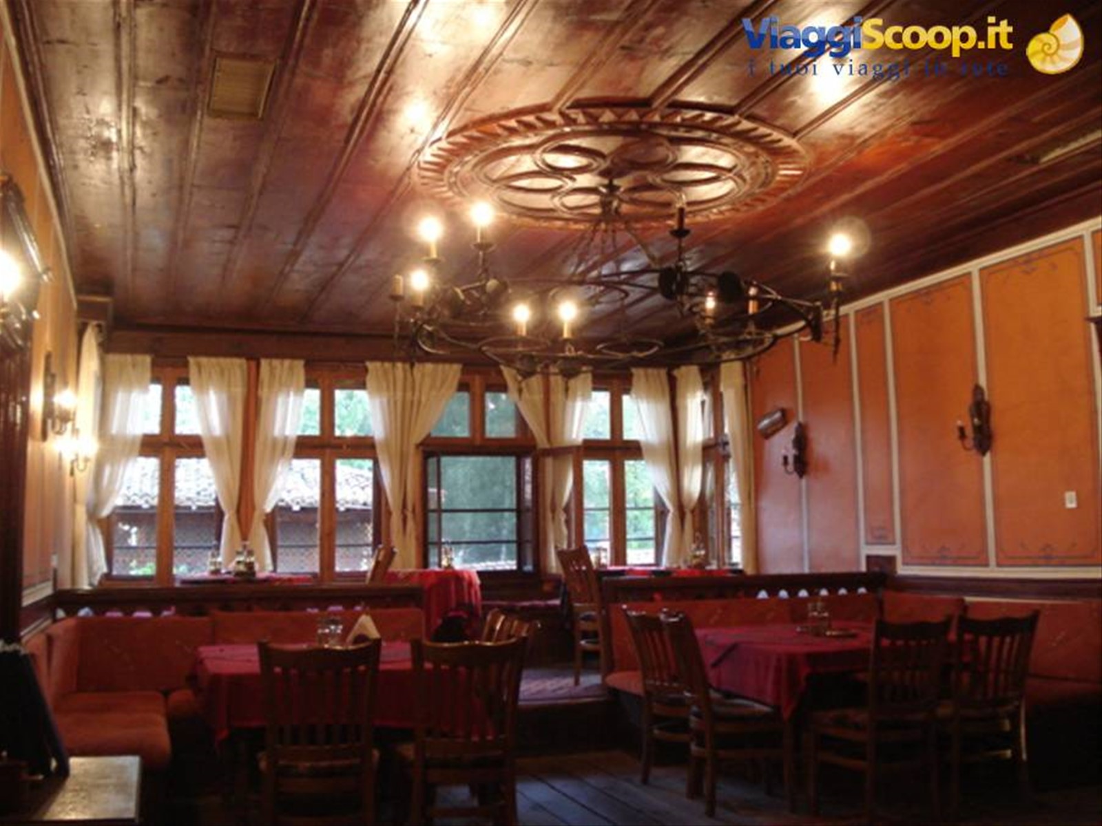 interno di ristorante tipico di Koprivishtitsa