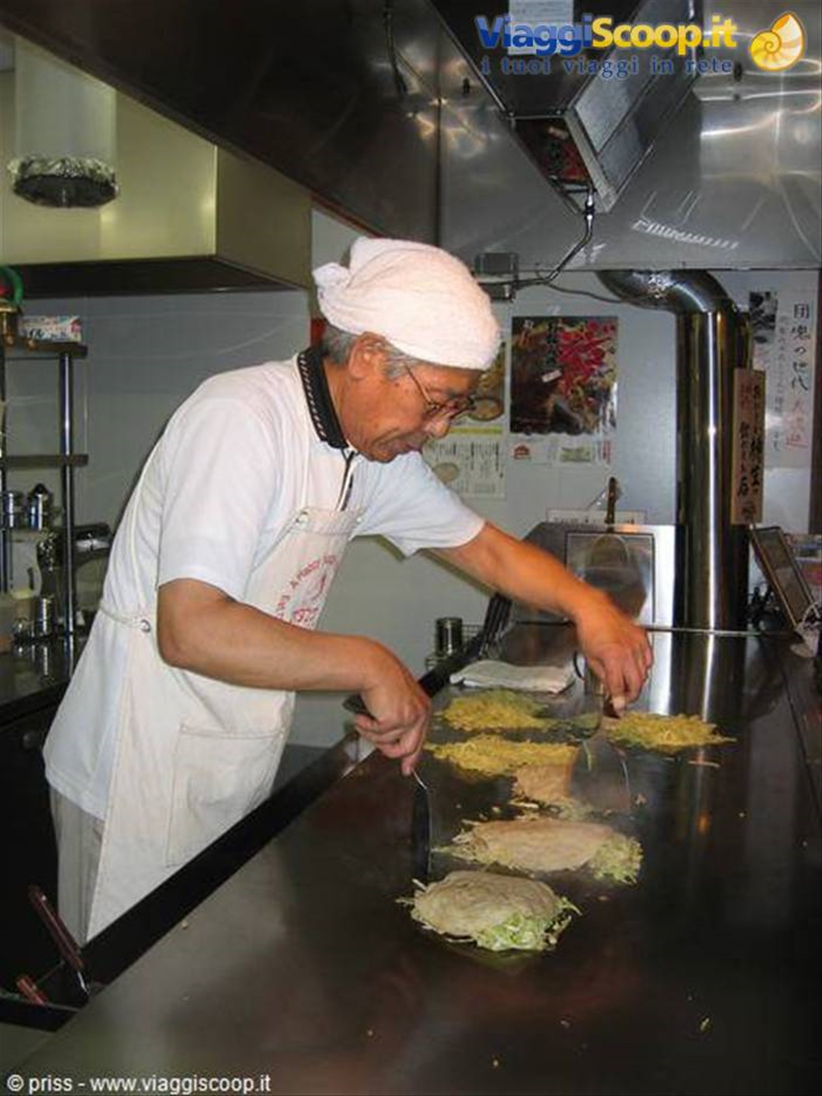 la preparazione dell'okonomiyaki