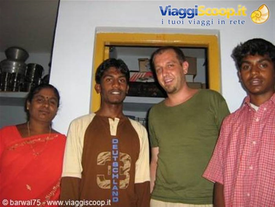 Villaggio vicino a Bangalore: sorella e nipoti di Radal