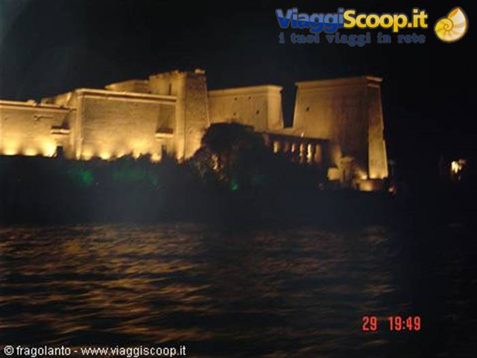 SPETTACOLO LUCI E SUONI A KOMBO FANTASTICO