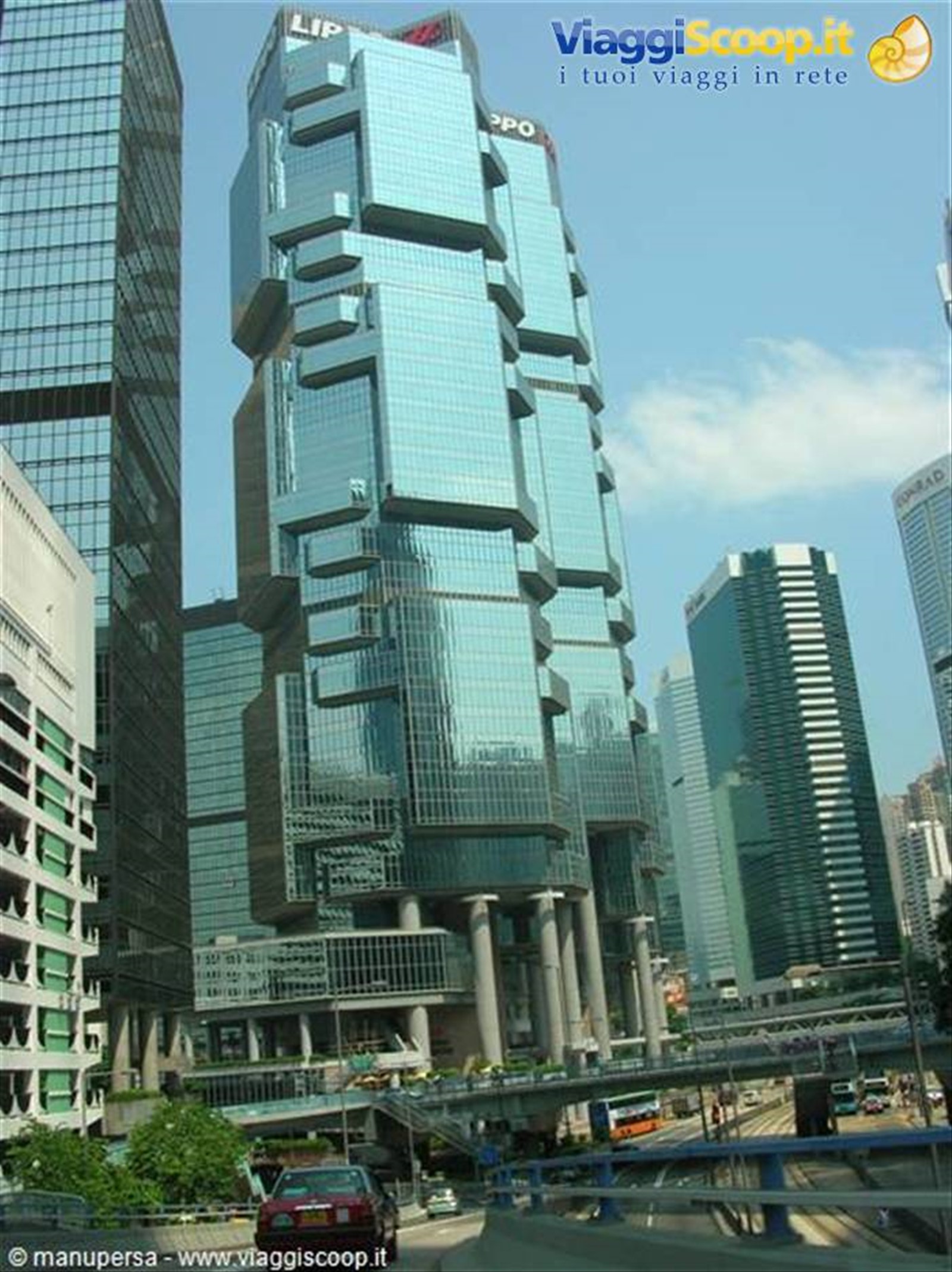GRATTACIELI NEL CUORE DI HONG KONG