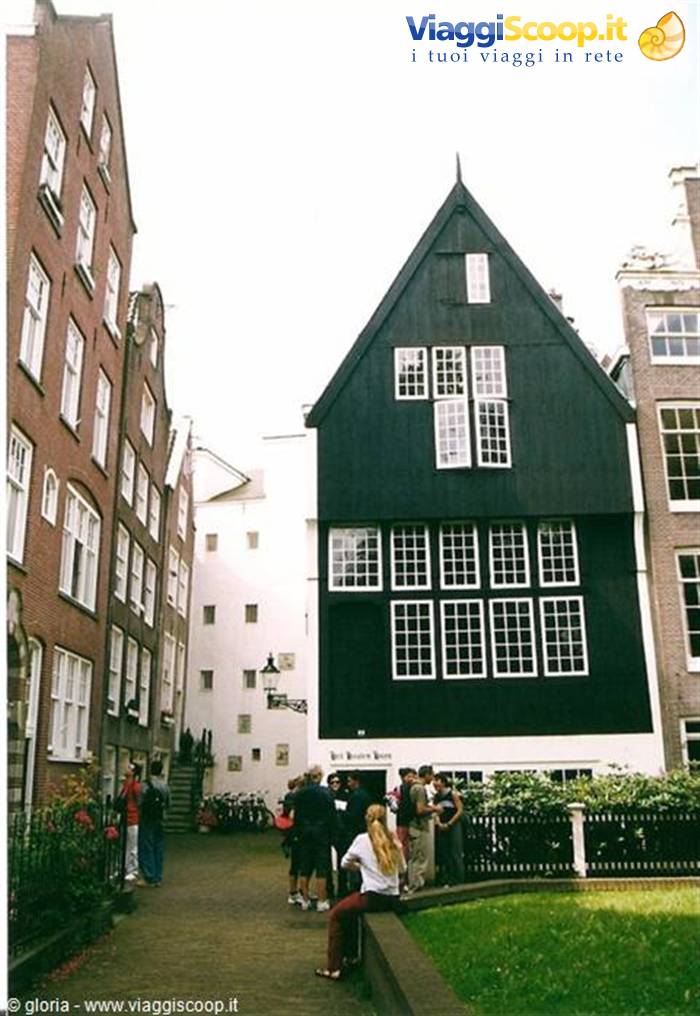 la casa piu' vecchia di amsterdam