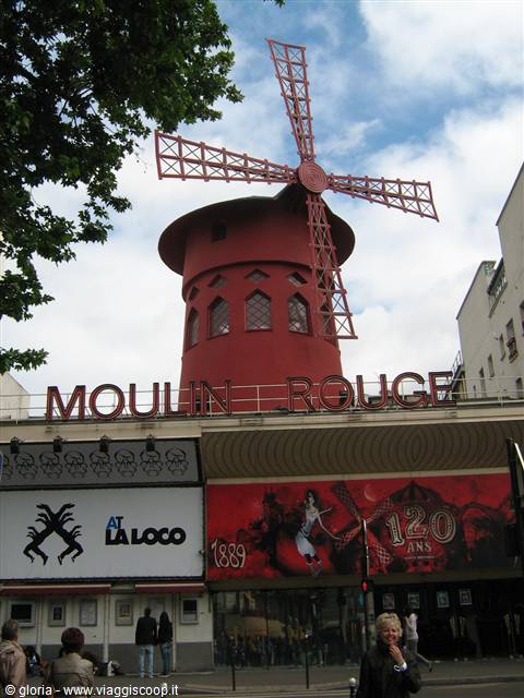 MOULIN ROUGE