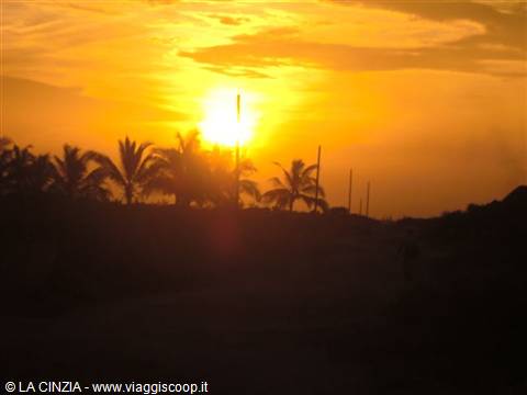 TRAMONTO DI FUOCO A WATAMU