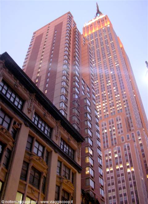 Empire State Building al tramonto