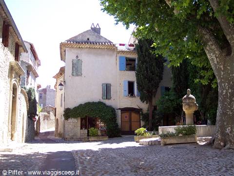 Piazzetta provenzale
