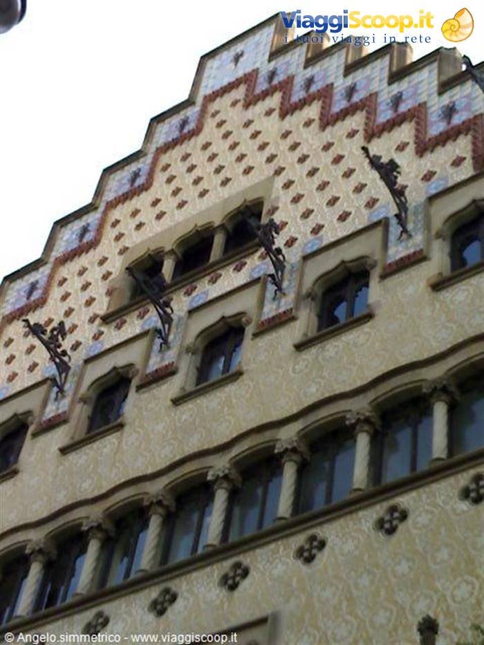 Casa adiacente batllò