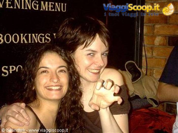 dublin_elena_and_sophie_at_sinnott_in_king_st