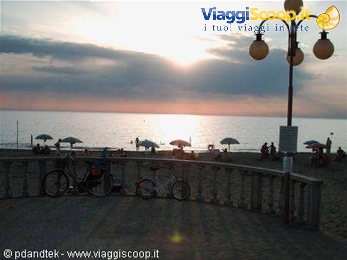 Tramonto da spiaggia libera 