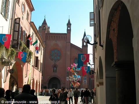 Alba e la fiera di sua maestà il tartufo