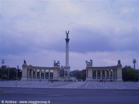 Piazza degli eroi