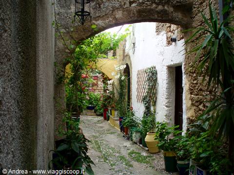Via quartiere ebraico cittá di Rodi