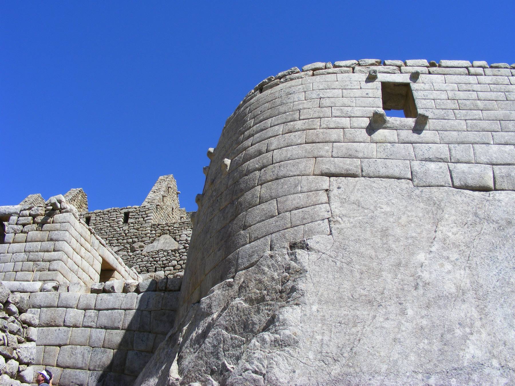 Machu Picchu...il primo raggio di sole del 21 giugno entra in questa finestra