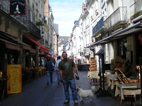 IO E UGO A TOURS