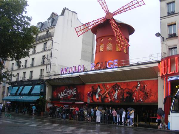 PARIGI: MOULIN ROUGE