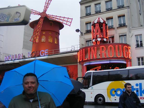 PARIGI: IO AL MOULIN ROUGE
