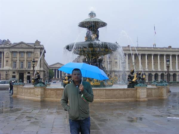 PARIGI: IO ALLA PLACE DE LA CONCORDE