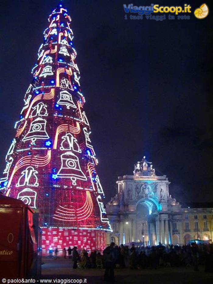 l'albero di natale a praca do comercio