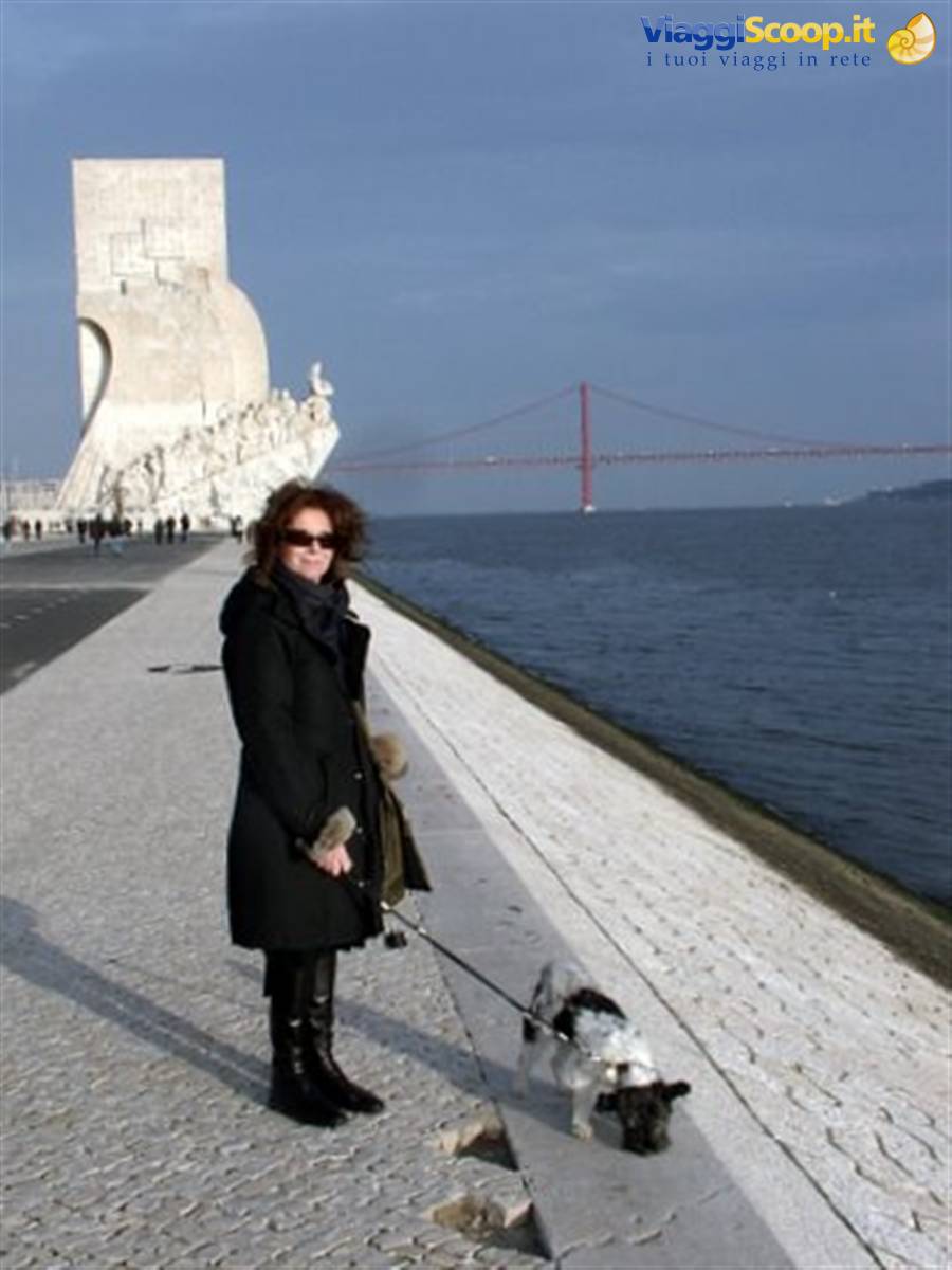 EMMA E SUA MAMMA A BELEM, LISBONA