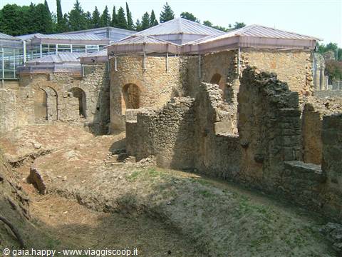 L'esterno della villa