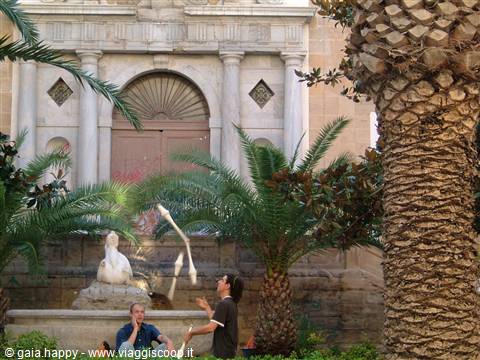 giocolieri per le vie di Trapani