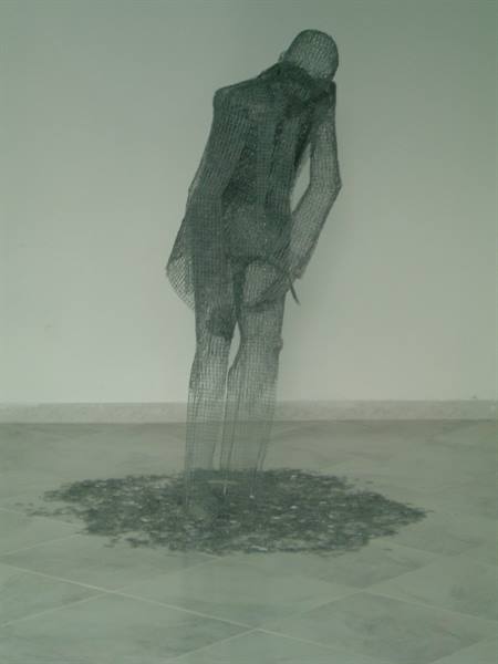 per le strade di Palermo ("scultura" di graffette)