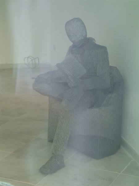 per le strade di Palermo ("scultura" di graffette)
