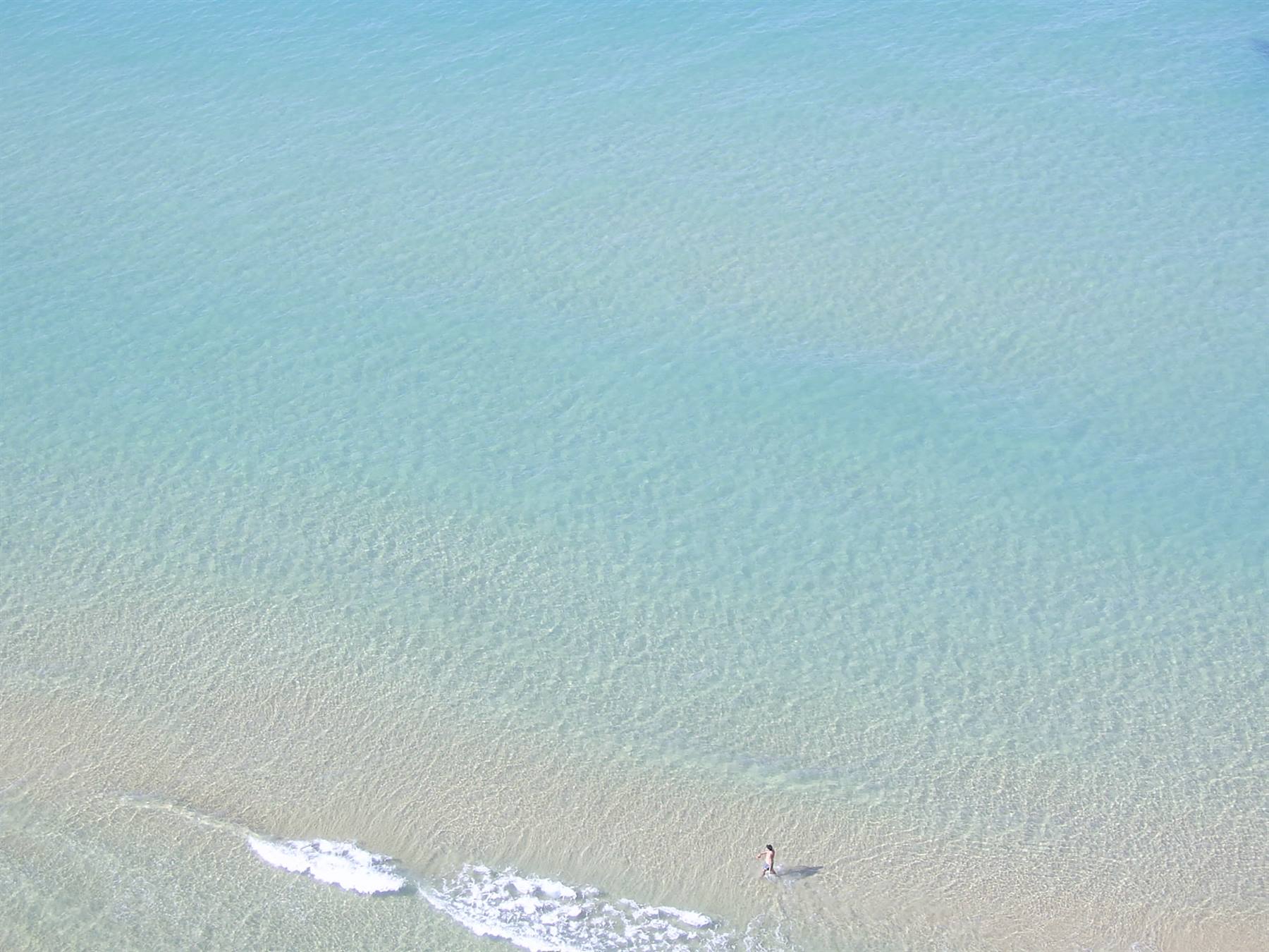 solitario in spiaggia