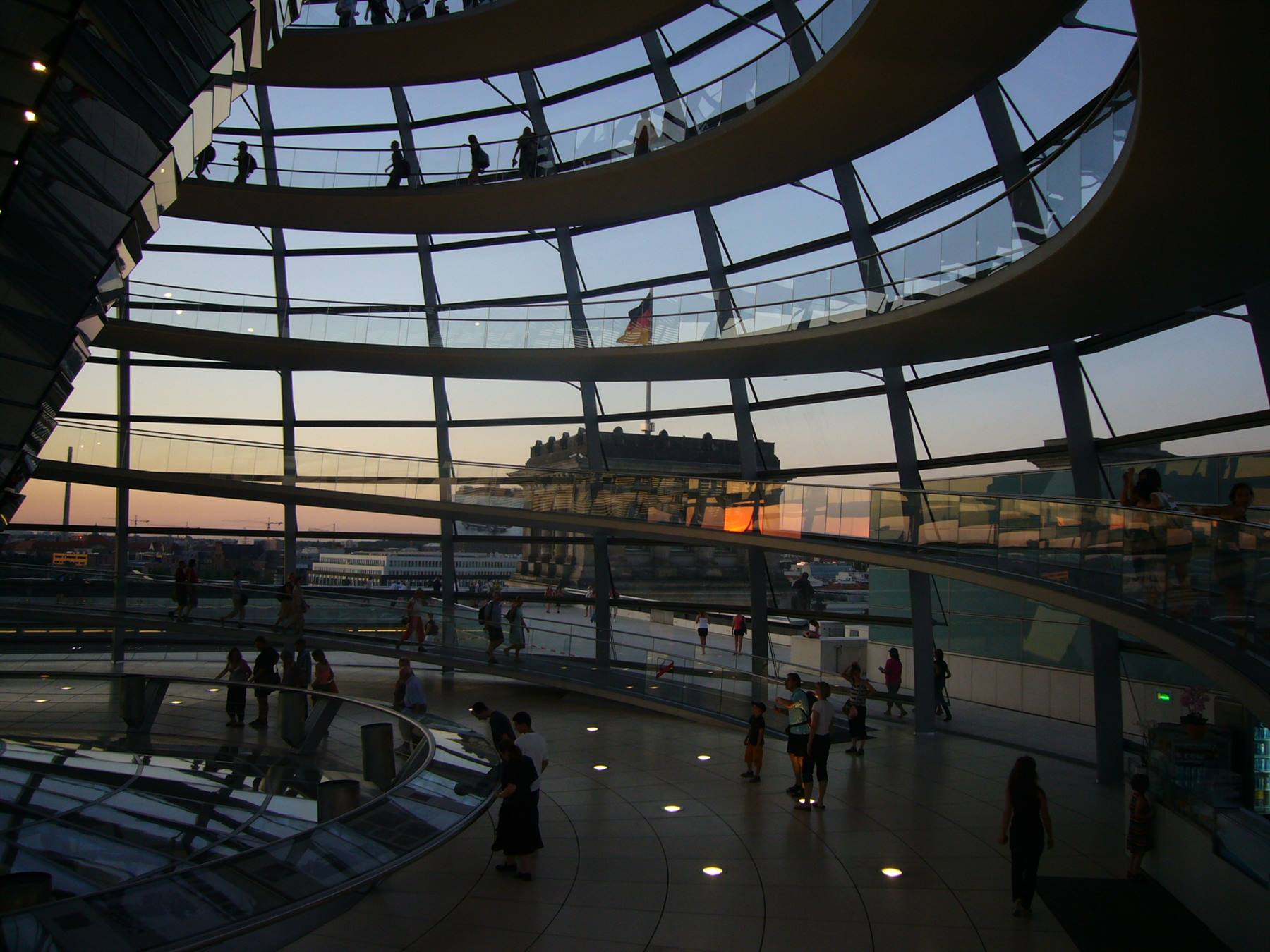 BERLINO LA CUPOLA DEL PARLAMENTO