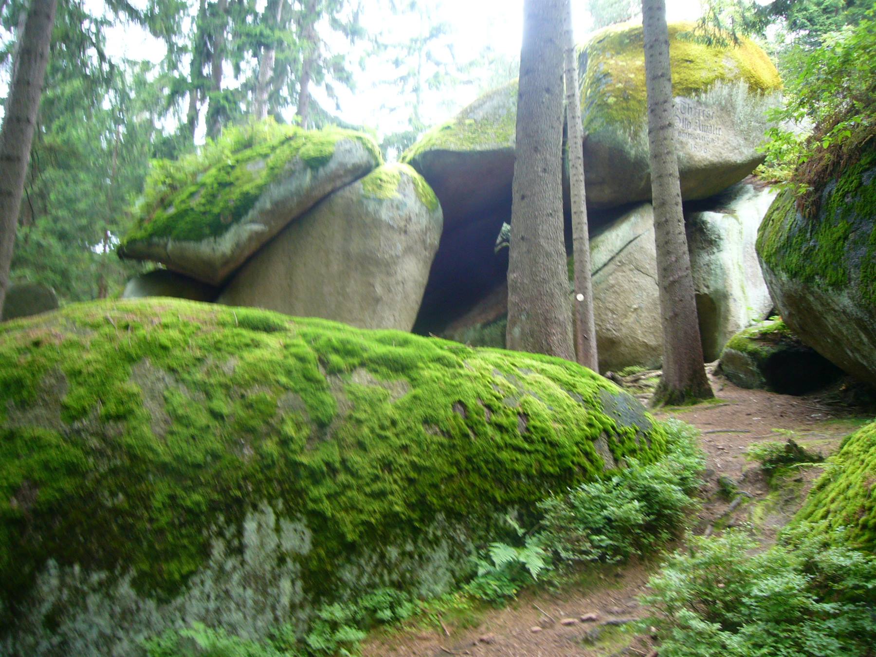 FELSEN LABYRINT