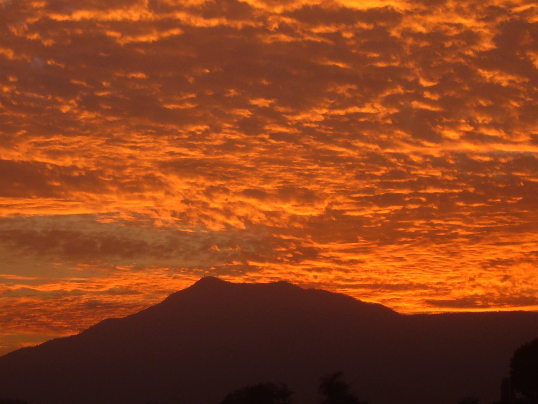 TRAMONTO SUL MONTE MUSINE'