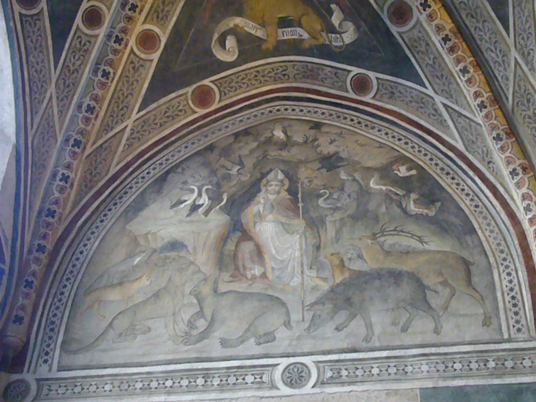 Affresco con santo in trono circondato da animali, dentro un arco affrescato